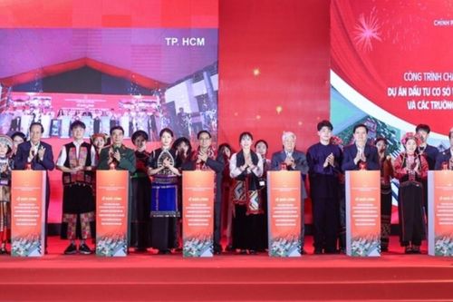 Thủ tướng Phạm Minh Chính dự lễ khởi công các dự án trường học vùng cao chào mừng Đại hội XIV