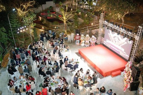 Những địa điểm tổ chức tiệc tất niên từ sang trọng đến bình dân tại Hà Nội và TP HCM