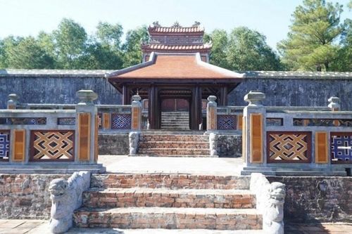 TP Huế chỉ đạo xử lý hai công trình 'lạ' trong khu vực lăng vua Thiệu Trị
