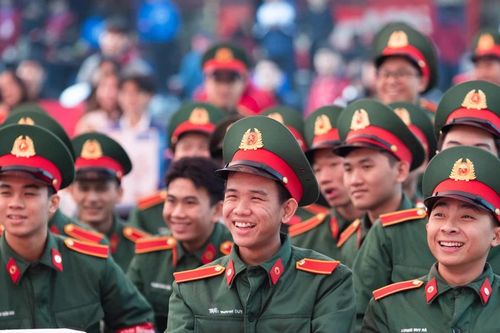 Hàng ngàn sinh viên Thủ đô hiến máu tại 'Chủ Nhật Đỏ'