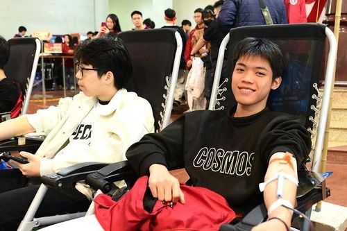 Lời chào năm mới ý nghĩa tại Chủ Nhật Đỏ