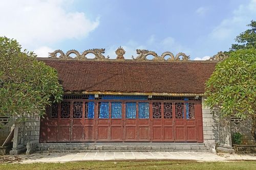 Ngôi đình được xây dựng từ hơn 200m³ khối đá ở Ninh Bình