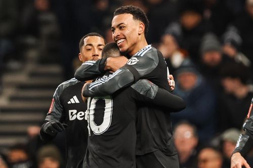 Aston Villa loại Tottenham khỏi FA Cup