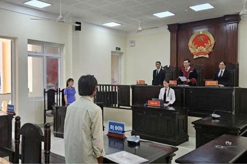 Mâu thuẫn trong thăm nom, chăm sóc con sau ly hôn và hệ lụy từ việc yêu cầu thay đổi quyền nuôi con