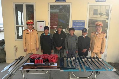 Nhiều súng, pháo và vũ khí nguy hiểm được vận động giao nộp thời điểm trước Tết
