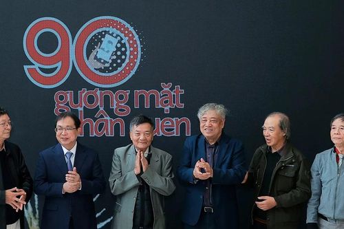 Ngắm chân dung 90 nhà báo-nhiếp ảnh gia qua ống kính của nghệ sỹ Minh Đạo