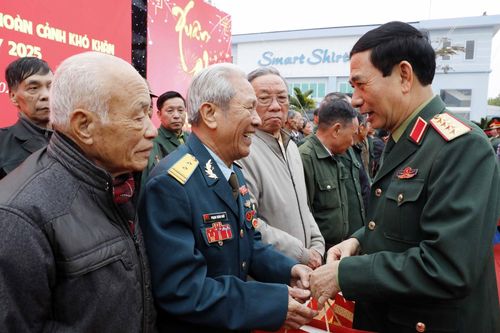 Công bố thủ tục công nhận sĩ quan quân đội nghỉ hưu mắc bệnh hiểm nghèo