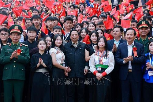 Thủ tướng dự Lễ khởi công Dự án đầu tư cơ sở vật chất cho trường phổ thông vùng cao Việt Bắc