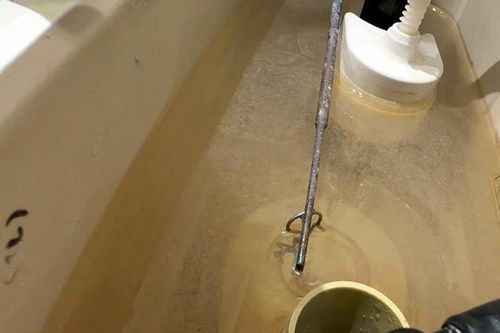 TP Hồ Chí Minh: Cư dân chung cư Centana bất an vì nước sinh hoạt bị nhiễm dầu