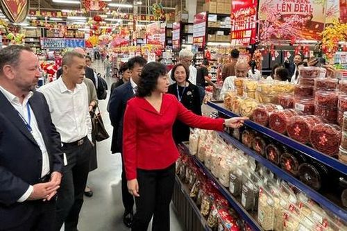 Bộ Công Thương lập 7 đoàn kiểm tra hàng giả, 'thổi giá' dịp Tết