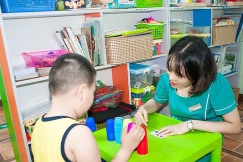 'Không có đứa trẻ nào được chữa lành bằng sợ hãi'