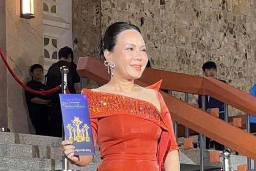 Xứng đáng cho Việt Hương