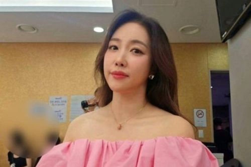 Nữ ca sĩ Sook Haeng phản bác nghi vấn ngoại tình