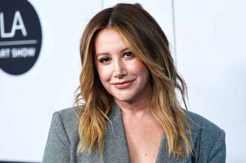 Người mẫu Ashley Tisdale chia sẻ thông điệp truyền cảm hứng sau khi tố nhóm mẹ bỉm sao Hollywood 'độc hại'