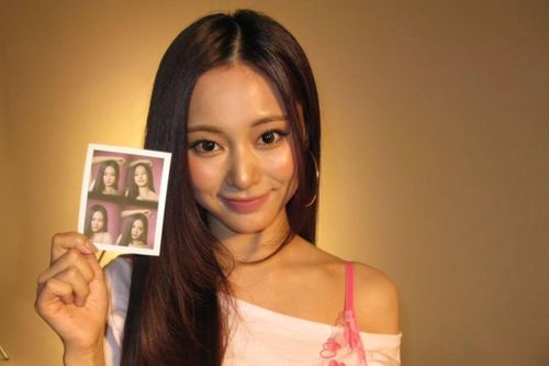 Tzuyu (TWICE) gây choáng với tạo hình táo bạo hiếm thấy, phô vóc dáng gợi cảm