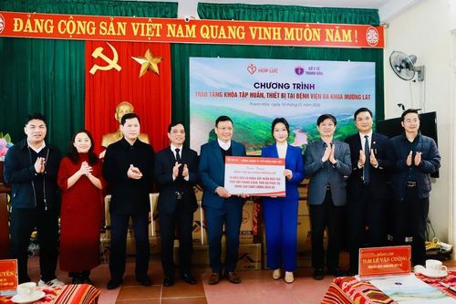 Tặng thiết bị và gói tập huấn chuyên môn cho Bệnh viện Đa khoa Mường Lát
