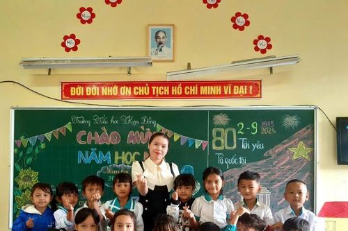 Hành trình gieo chữ của cô giáo trẻ nơi điểm trường Tắk Lũ