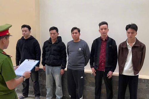 Bắt tạm giam 5 đối tượng cho vay lãi nặng