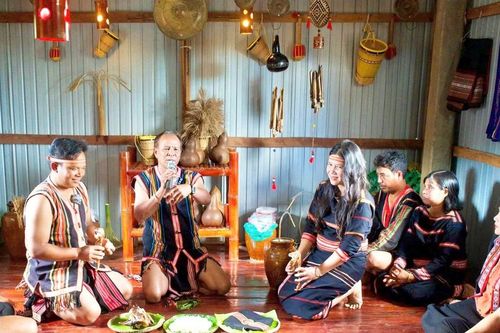 Phục dựng lễ ăn hỏi truyền thống của người Jrai gắn với phát triển du lịch cộng đồng