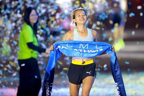 Phạm Thị Hồng Lệ vô địch cự ly 42 km tại Ho Chi Minh City Marathon 2026