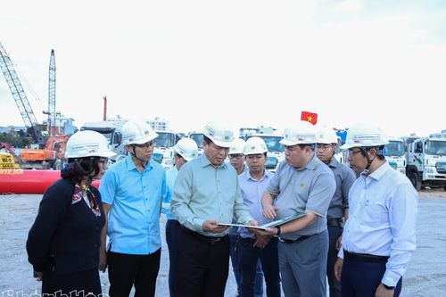 Bộ trưởng Bộ Xây dựng Trần Hồng Minh khảo sát 2 dự án nhà ở xã hội ở Khánh Hòa