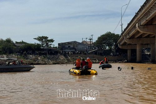 Tìm thấy thi thể nam thanh niên nhảy cầu Đạo Long 1