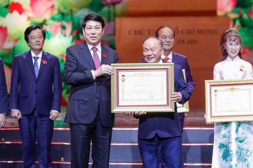Anh hùng lao động Vũ Hữu Lê và hành trình đồng hành với người nông dân