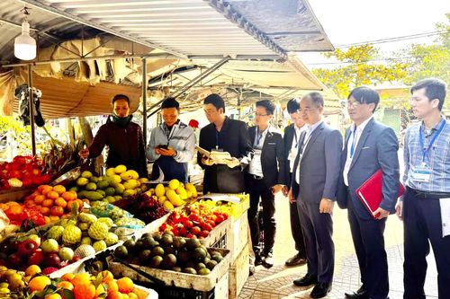 Ban Chỉ đạo Tổng điều tra kinh tế Trung ương làm việc với xã Lệ Thủy về công tác điều tra kinh tế