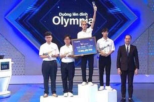 Học sinh Trường THPT Nguyễn Huệ giành vòng nguyệt quế đầu tiên tại sân chơi Olympia