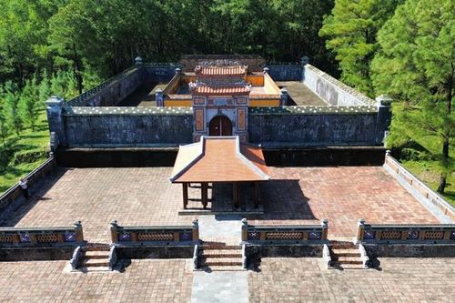 Tháo dỡ nhà 'Hoàng ốc' trước bửu thành lăng mộ Hoàng Thái hậu Từ Dụ sau ngày 3/3