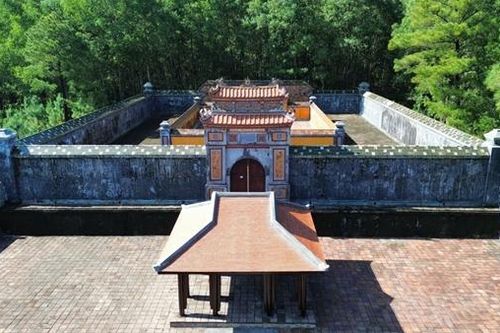Huế: Yêu cầu tháo dỡ 'hạng mục lạ' sau rằm tháng Giêng
