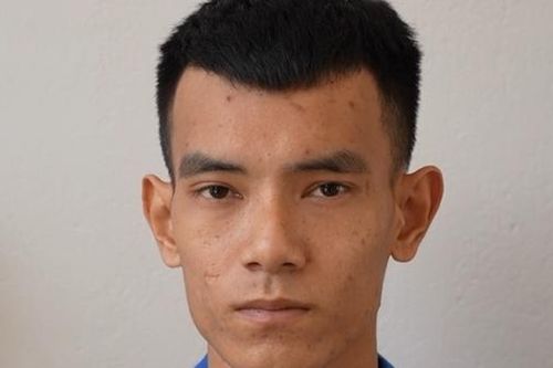 Đối tượng trốn nã nguy hiểm sa lưới khi đang làm thủ tục nhập cảnh