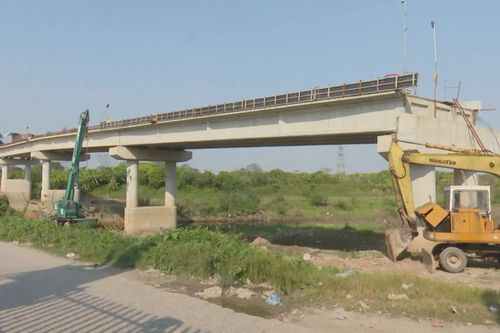 GPMB chậm trễ, cầu bắc qua sông Đáy lại chậm tiến độ