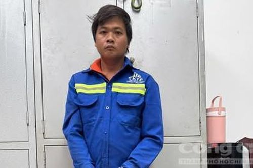 Bắt đối tượng 'phục kích' trước cổng trường, chém con riêng của vợ trọng thương