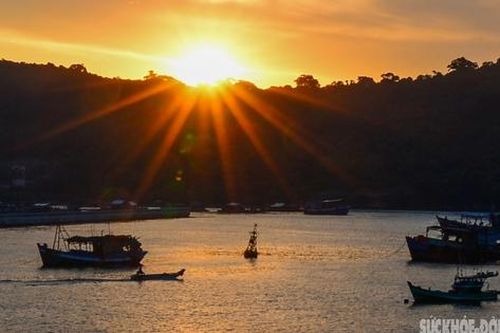 Rạng rỡ bình minh nơi đảo xa Thổ Chu