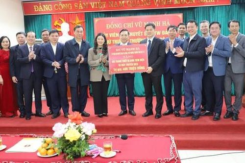 Thứ trưởng Thường trực Bộ Y tế Vũ Mạnh Hà làm việc với ngành Y tế tỉnh Tuyên Quang