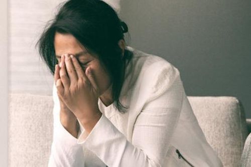 Khắc phục chứng mất ngủ ở phụ nữ tuổi trung niên bằng những bài tập