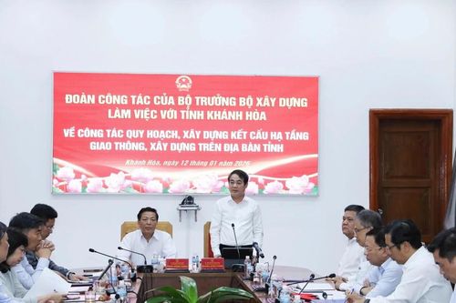 Đoàn công tác Bộ Xây dựng làm việc với tỉnh Khánh Hòa về quy hoạch, xây dựng kết cấu hạ tầng giao thông