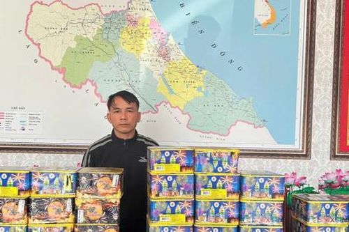Hà Tĩnh: Bắt giữ đối tượng tàng trữ, buôn bán gần 70 kg pháo hoa nổ