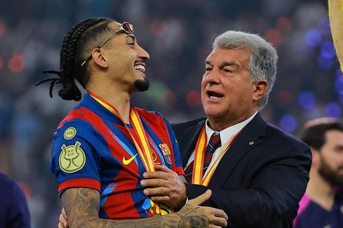 Barcelona làm nên lịch sử trước Real Madrid