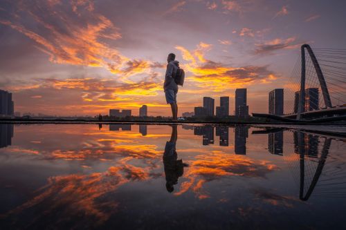 Một năm 'săn đuổi' bình minh ở cầu Ba Son