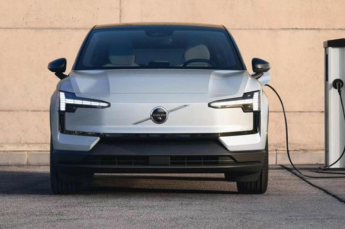 Volvo thông báo triệu hồi xe điện toàn cầu vì pin có thể cháy nổ