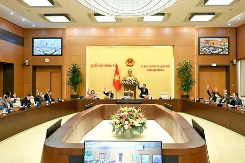 Thông qua Nghị quyết về số lượng, cơ cấu tỷ lệ các ngạch Kiểm sát viên