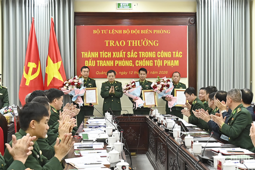 Khen thưởng BĐBP Quảng Ninh xuất sắc đấu tranh với tội phạm