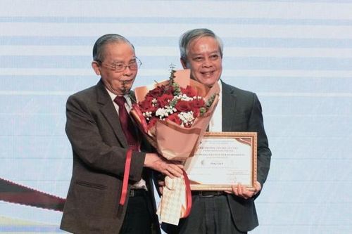 Đà Nẵng lần đầu có giải thưởng Văn học Duy Tân
