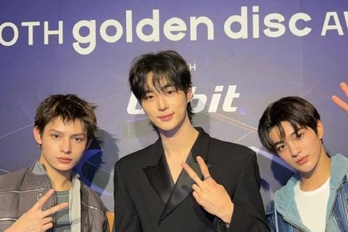 Byeon Woo Seok tạo dáng cùng Keonho và James của CORTIS gây ra 'cú nổ kép' về visual
