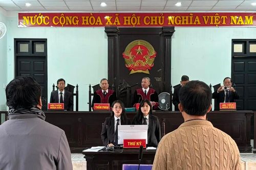 Tạm hoãn phiên tòa xét xử cựu Giám đốc Đại học Huế