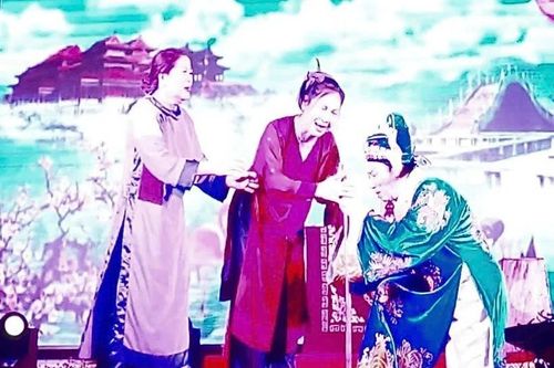 Cần mẫn phát huy văn hóa dân tộc