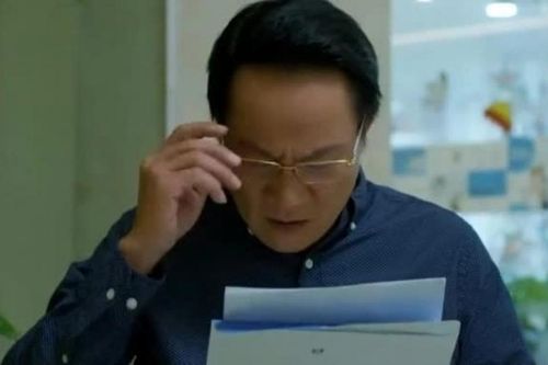 Gia đình trái dấu tập 19: Ông Phi sốc trước kết quả xét nghiệm ADN
