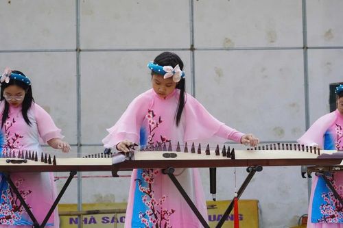 Chuỗi hoạt động 'Tụ hội sáng tạo' tại công viên Thống Nhất thu hút đông đảo người dân